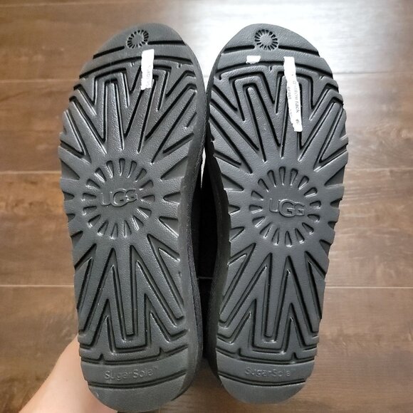 NEW UGG Classic Mini Toggler Boots Womens 7 Suede Wool Outdoors Cozy Winter - Picture 8 of 9